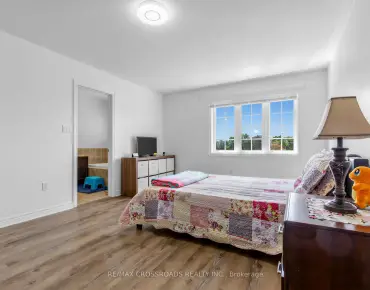 23 Worthview Dr S <a href='https://luckyalan.com/community.php?community=Vaughan:West Woodbridge'>West Woodbridge, Vaughan</a> 3 beds 3 baths 1 garage $1.05M