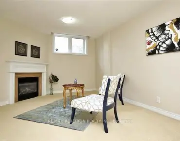 35 Elihof Dr Patterson, Vaughan 3 beds 3 baths 1 garage $1.35M