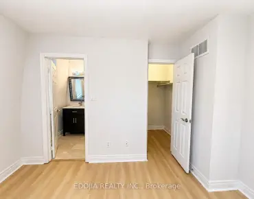 215 16th Ave <a href='https://luckyalan.com/community.php?community=Richmond Hill:Langstaff'>Langstaff, Richmond Hill</a> 2 beds 3 baths 1 garage $819.9K