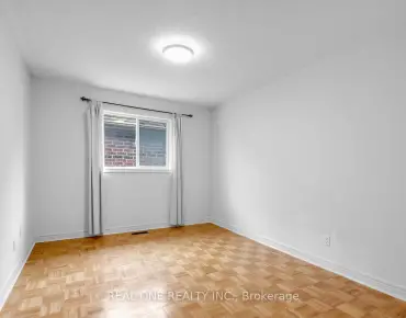 9184 Bathurst St <a href='https://luckyalan.com/community.php?community=Vaughan:Patterson'>Patterson, Vaughan</a> 3 beds 4 baths 2 garage $899.9K