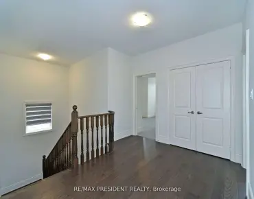 
30 Couples Gallery N/A Ballantrae, Whitchurch-Stouffville 2 beds 3 baths 2 garage $1.095M