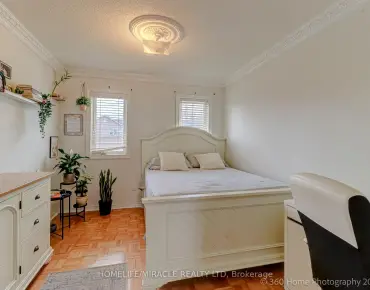 
10 Tauton St Vaughan Grove, Vaughan 2 beds 2 baths 1 garage $769.9K