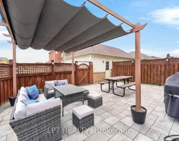 
94 Southdale Dr <a href='https://luckyalan.com/community.php?community=Markham:Bullock'>Bullock, Markham</a> 3 beds 2 baths 1 garage $1.188M