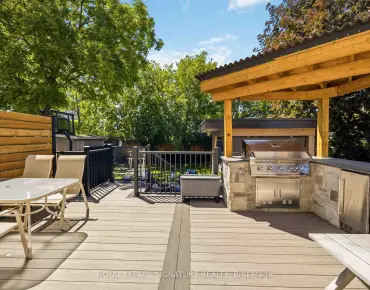 
10 Tauton St Vaughan Grove, Vaughan 2 beds 2 baths 1 garage $769.9K