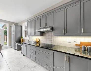 
29 Herzl St <a href='https://luckyalan.com/community.php?community=Vaughan:Kleinburg'>Kleinburg, Vaughan</a> 3 beds 3 baths 1 garage $1.269M