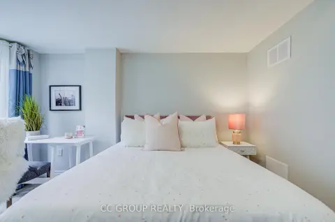 Vaughan Vellore Village community 138 Farooq Blvd S For Sale