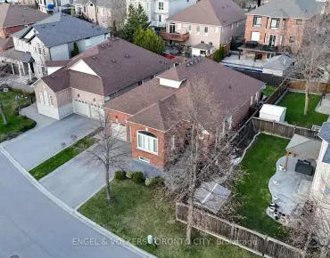 7861 Martin Grove Rd <a href='https://luckyalan.com/community.php?community=Vaughan:West Woodbridge'>West Woodbridge, Vaughan</a> 3 beds 2 baths 1 garage $899.99K