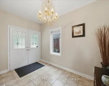 
92 Holyrood Cres <a href='https://luckyalan.com/community.php?community=Vaughan:Kleinburg'>Kleinburg, Vaughan</a> 3 beds 3 baths 1 garage $899.9K