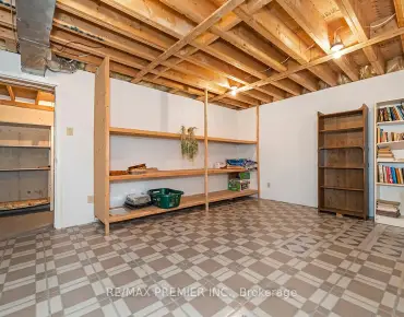 
158 Largo Cres <a href='https://luckyalan.com/community.php?community=Vaughan:Maple'>Maple, Vaughan</a> 3 beds 4 baths 2 garage $1.299M