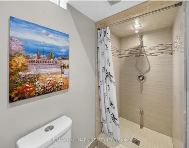 
8441 Islington Ave Islington Woods, Vaughan 3 beds 3 baths 1 garage $999K
