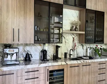 163 Oxford St <a href='https://luckyalan.com/community_CN.php?community=Richmond Hill:Mill Pond'>Mill Pond, Richmond Hill</a> 4 beds 5 baths 2 garage $2.189M