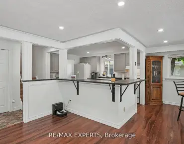31 Bolsby Crt Rural Aurora, Aurora 4 beds 4 baths 2 garage $1.5M