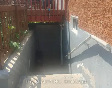 24 Marconi Ave <a href='https://luckyalan.com/community.php?community=Vaughan:East Woodbridge'>East Woodbridge, Vaughan</a> 4 beds 4 baths 2 garage $2.76M