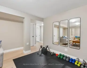 18 Ann Louise Cres Cedarwood, Markham 4 beds 5 baths 2 garage $1.6M