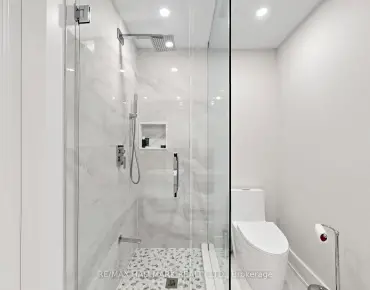 
128 Carmela Ave <a href='https://luckyalan.com/community.php?community=Richmond Hill:Oak Ridges'>Oak Ridges, Richmond Hill</a> 3 beds 3 baths 2 garage $1.675M