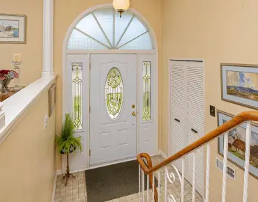 133 Romfield Crct <a href='https://luckyalan.com/community.php?community=Markham:Royal Orchard'>Royal Orchard, Markham</a> 3 beds 4 baths 1 garage $1.25M