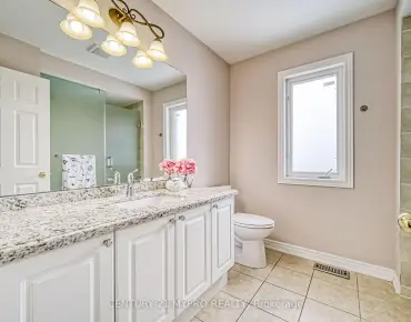 72 Vandervoort Dr Jefferson, Richmond Hill 4 beds 4 baths 2 garage $1.5M