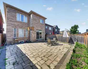 68 Townsgate Dr <a href='https://luckyalan.com/community.php?community=Vaughan:Crestwood-Springfarm-Yorkhill'>Crestwood-Springfarm-Yorkhill, Vaughan</a> 4 beds 3 baths 2 garage $1.55M