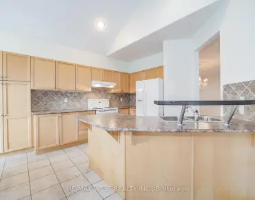 112 Belview Ave <a href='https://luckyalan.com/community.php?community=Vaughan:East Woodbridge'>East Woodbridge, Vaughan</a> 4 beds 4 baths 2 garage $1.399M