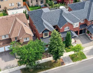 
19 Tomlinson Circ <a href='https://luckyalan.com/community.php?community=Markham:Buttonville'>Buttonville, Markham</a> 4 beds 4 baths 2 garage $1.59M