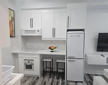 2298 Major Mackenzie Dr <a href='https://luckyalan.com/community.php?community=Vaughan:Maple'>Maple, Vaughan</a> 3 beds 4 baths 2 garage $945K