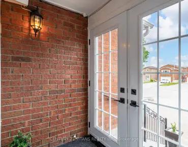 135 Farooq Blvd <a href='https://luckyalan.com/community.php?community=Vaughan:Vellore Village'>Vellore Village, Vaughan</a> 5 beds 5 baths 1 garage $1.398M