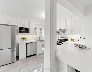 30 Thornlea Rd Thornhill, Markham 4 beds 6 baths 3 garage $5.488M