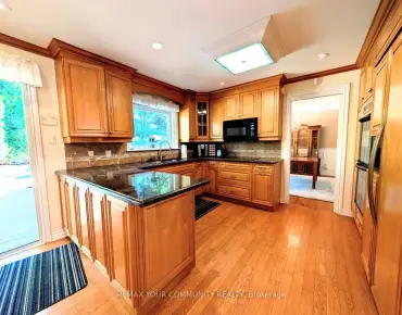 
23 Montgomery Crt <a href='https://luckyalan.com/community.php?community=Markham:Buttonville'>Buttonville, Markham</a> 4 beds 5 baths 2 garage $1.688M