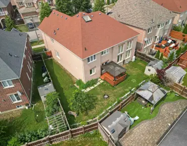 42 Delray Dr <a href='https://luckyalan.com/community.php?community=Markham:Greensborough'>Greensborough, Markham</a> 5 beds 5 baths 2 garage $1.769M