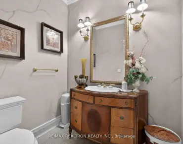 129 Lewis Honey Dr Bayview Northeast, Aurora 4 beds 3 baths 2 garage $1.168M