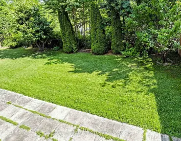 26 Capelle St Oak Ridges Lake Wilcox, Richmond Hill 2 beds 1 baths 1 garage $999.9K
