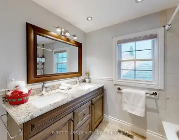 6 Scandia Crt Devil's Elbow, Markham 4 beds 4 baths 3 garage $2.8M