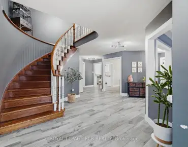 
142 Mistywood Cres W <a href='https://luckyalan.com/community.php?community=Vaughan:Patterson'>Patterson, Vaughan</a> 3 beds 4 baths 1 garage $1.2M
