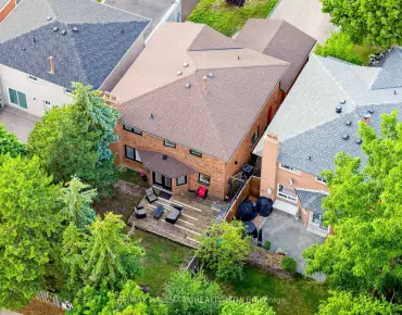 
300 King Rd <a href='https://luckyalan.com/community.php?community=Richmond Hill:Oak Ridges'>Oak Ridges, Richmond Hill</a> 3 beds 4 baths 2 garage $1.55M