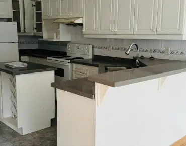 
215 Coon's Rd <a href='https://luckyalan.com/community.php?community=Richmond Hill:Oak Ridges'>Oak Ridges, Richmond Hill</a> 4 beds 5 baths 2 garage $1.99M