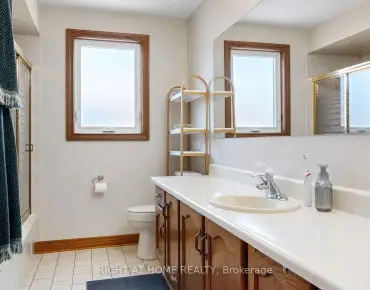 49 Sonoma Blvd Sonoma Heights, Vaughan 2 beds 2 baths 1 garage $735K