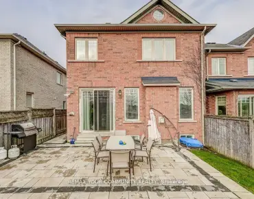 
Pavarotti  <a href='https://luckyalan.com/community.php?community=Richmond Hill:Oak Ridges'>Oak Ridges, Richmond Hill</a> 4 beds 5 baths 2 garage $1.088M