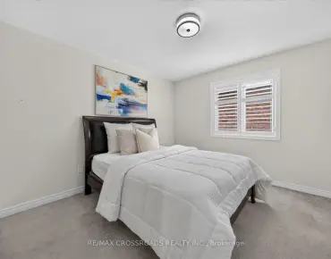 218 Bay Thorn Dr Royal Orchard, Markham 3 beds 3 baths 1 garage $1.168M