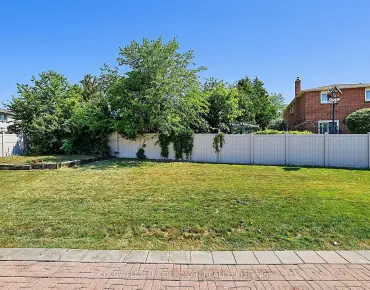 11 Hiawatha Crt Islington Woods, Vaughan 3 beds 4 baths 1 garage $1.099M