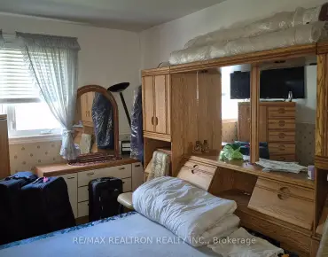 74 Forestwood St <a href='https://luckyalan.com/community.php?community=Richmond Hill:Rouge Woods'>Rouge Woods, Richmond Hill</a> 4 beds 3 baths 1 garage $799K