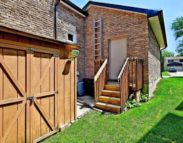 
224 Aspenwood Dr Woodland Hill, Newmarket 4 beds 5 baths 2 garage $1.26M
