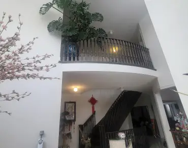 
22 Longbridge Rd <a href='https://luckyalan.com/community.php?community=Vaughan:Uplands'>Uplands, Vaughan</a> 3 beds 3 baths 2 garage $1.699M