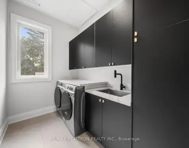 
169 Kenborough Crt <a href='https://luckyalan.com/community.php?community=Markham:Milliken Mills East'>Milliken Mills East, Markham</a> 3 beds 4 baths 1 garage $899.9K
