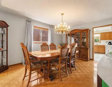 13 Bluenose St Vaughan Grove, Vaughan 2 beds 2 baths 1 garage $735K