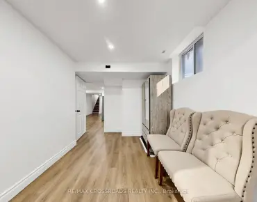 
118 Henderson Ave <a href='https://luckyalan.com/community.php?community=Markham:Thornhill'>Thornhill, Markham</a> 3 beds 4 baths 2 garage $899K