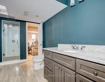 
127 Knapton Dr Woodland Hill, Newmarket 3 beds 3 baths 1 garage $899.9K