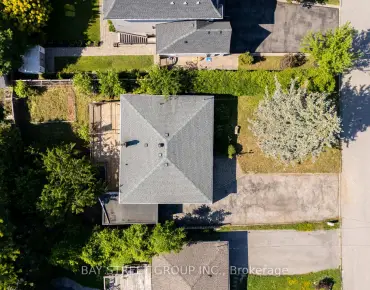 
2 Aitken Circ <a href='https://luckyalan.com/community.php?community=Markham:Unionville'>Unionville, Markham</a> 4 beds 6 baths 2 garage $2.19M