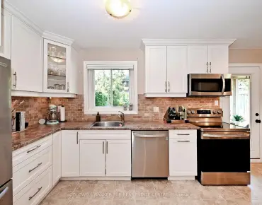 545 Clifford Perry Pl Woodland Hill, Newmarket 5 beds 5 baths 2 garage $1.75M