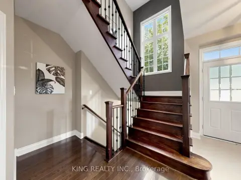 Newmarket Stonehaven-Wyndham community 939 Goring Circ For Sale
