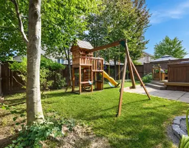 39 Chardonnay Dr <a href='https://luckyalan.com/community.php?community=Vaughan:Patterson'>Patterson, Vaughan</a> 3 beds 4 baths 1 garage $1.188M